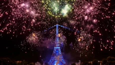 Crucero Bistró con Fuegos Artificiales Especiales para el 14 de Julio